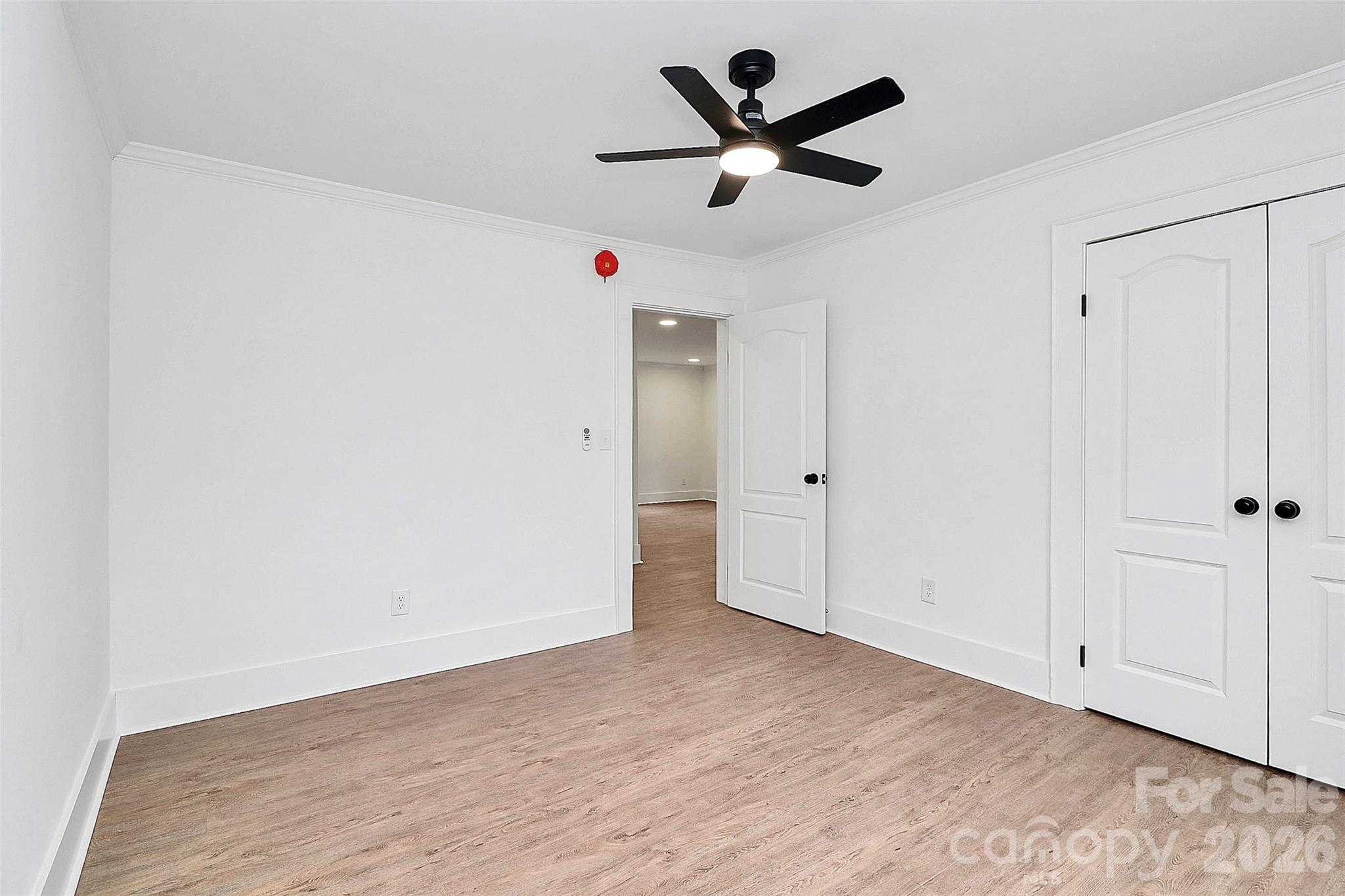 511 W Oakwood Avenue