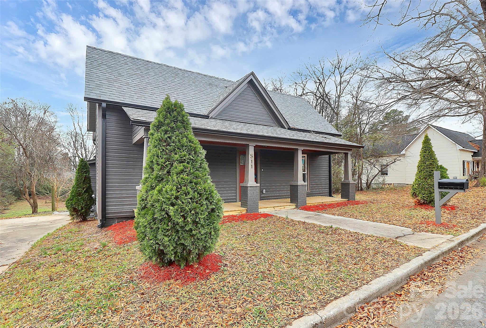 511 W Oakwood Avenue