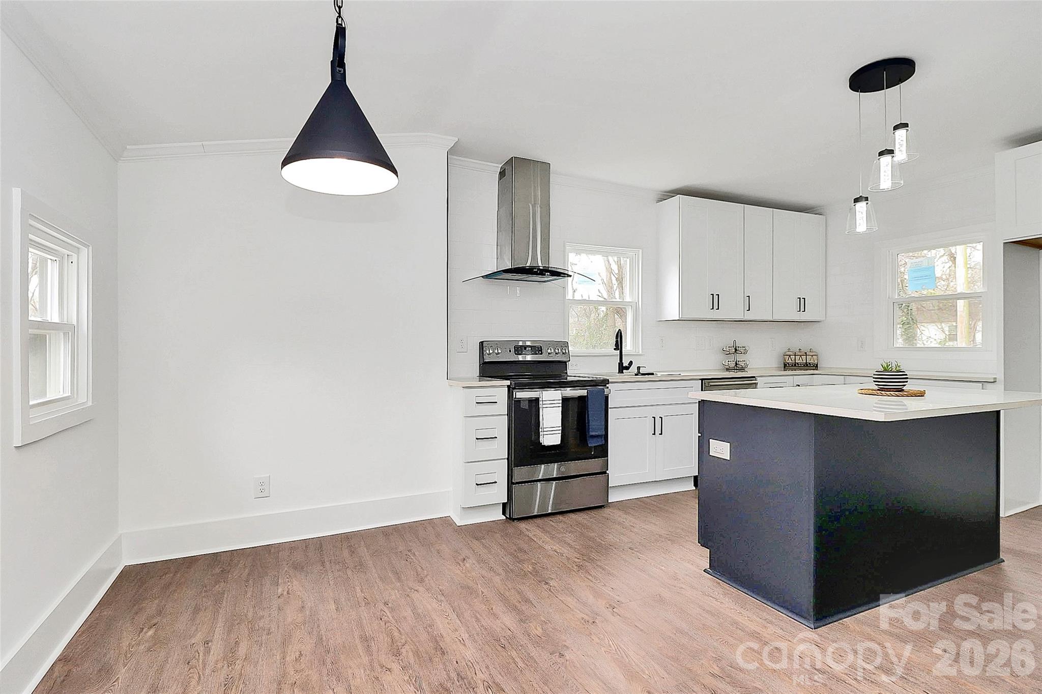 511 W Oakwood Avenue