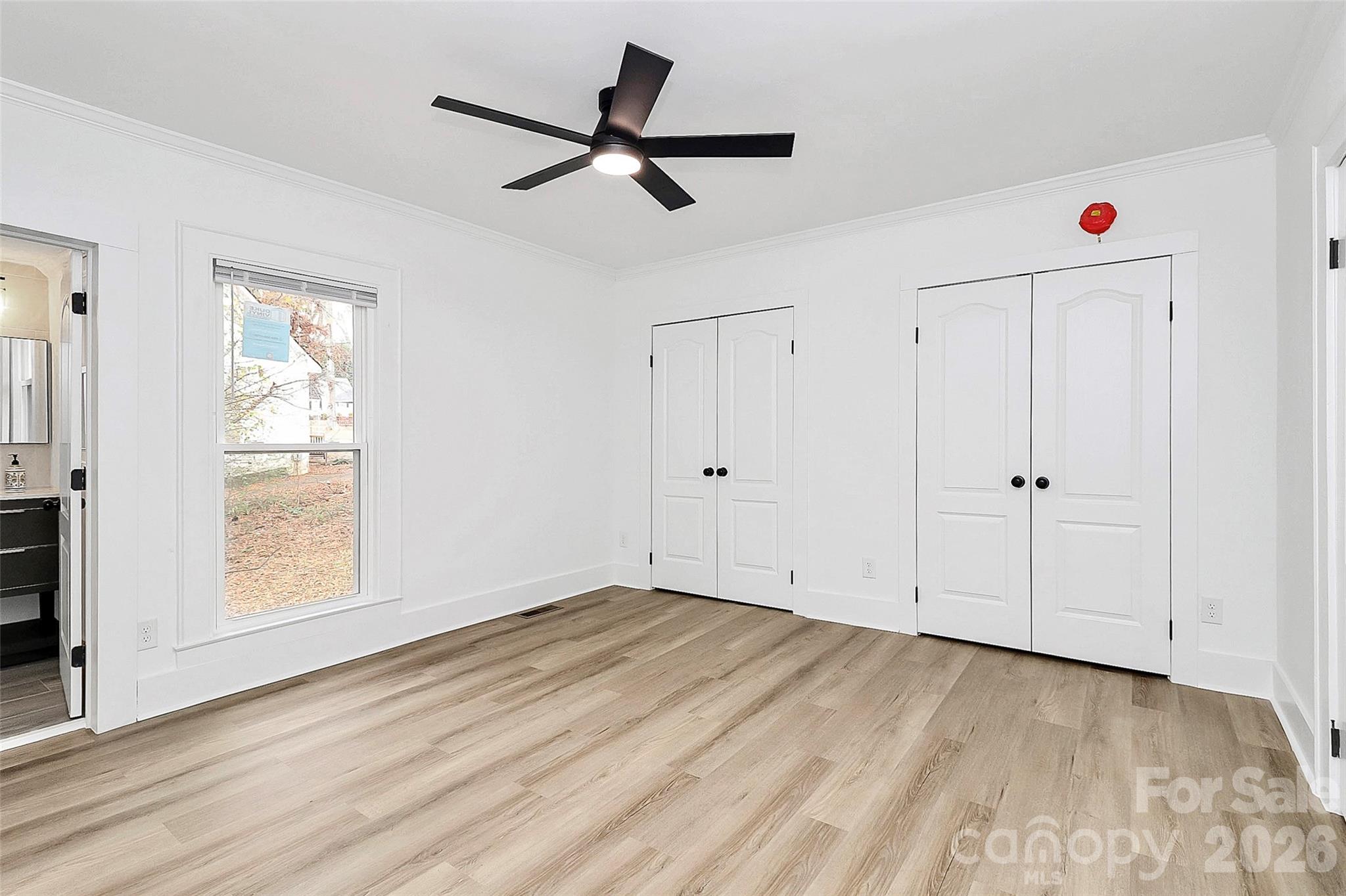 511 W Oakwood Avenue