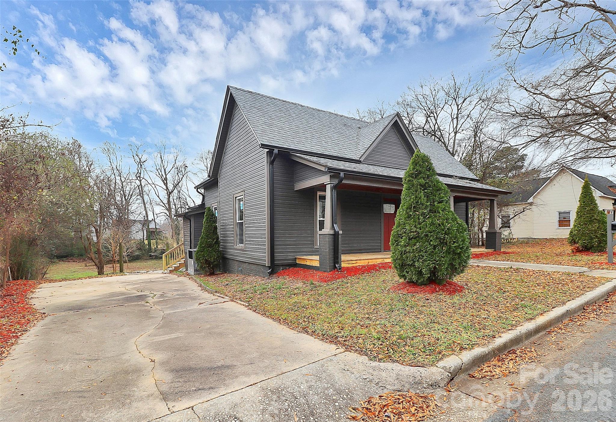 511 W Oakwood Avenue