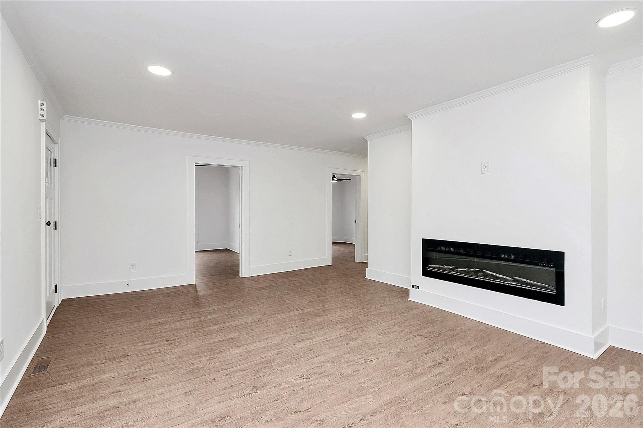 511 W Oakwood Avenue