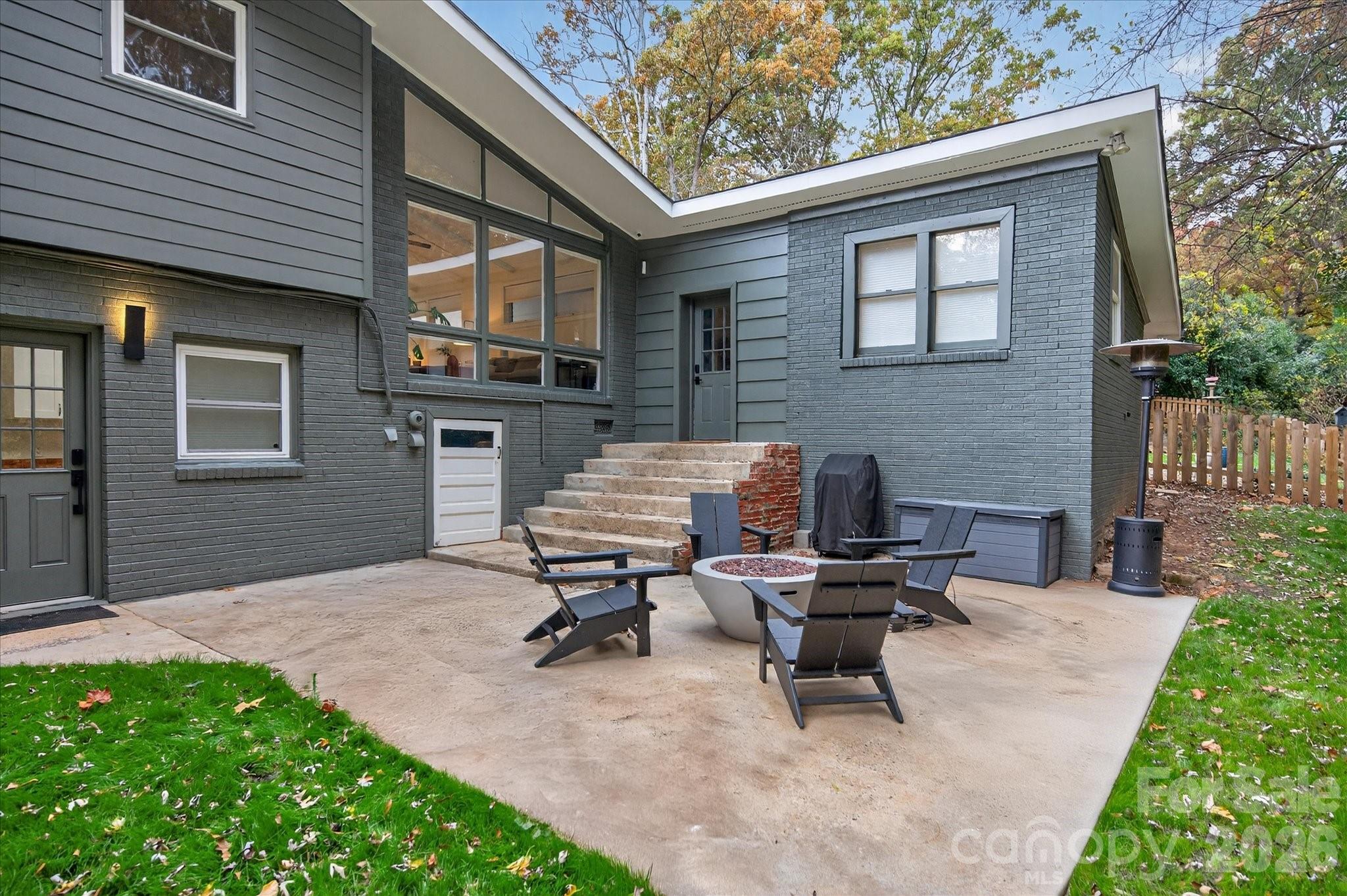 6431 Rosecrest Drive