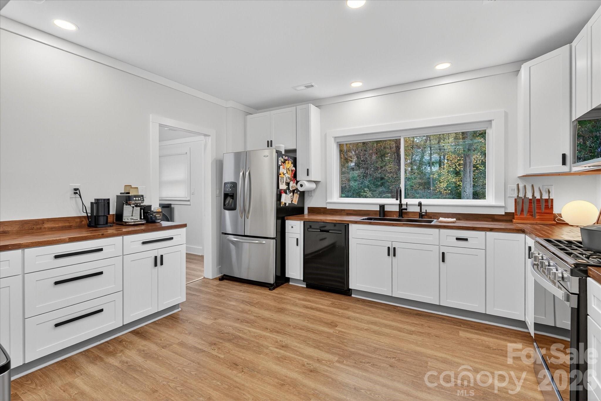 6431 Rosecrest Drive