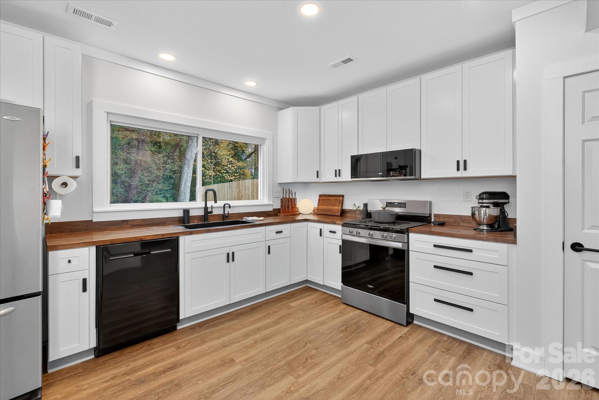 6431 Rosecrest Drive