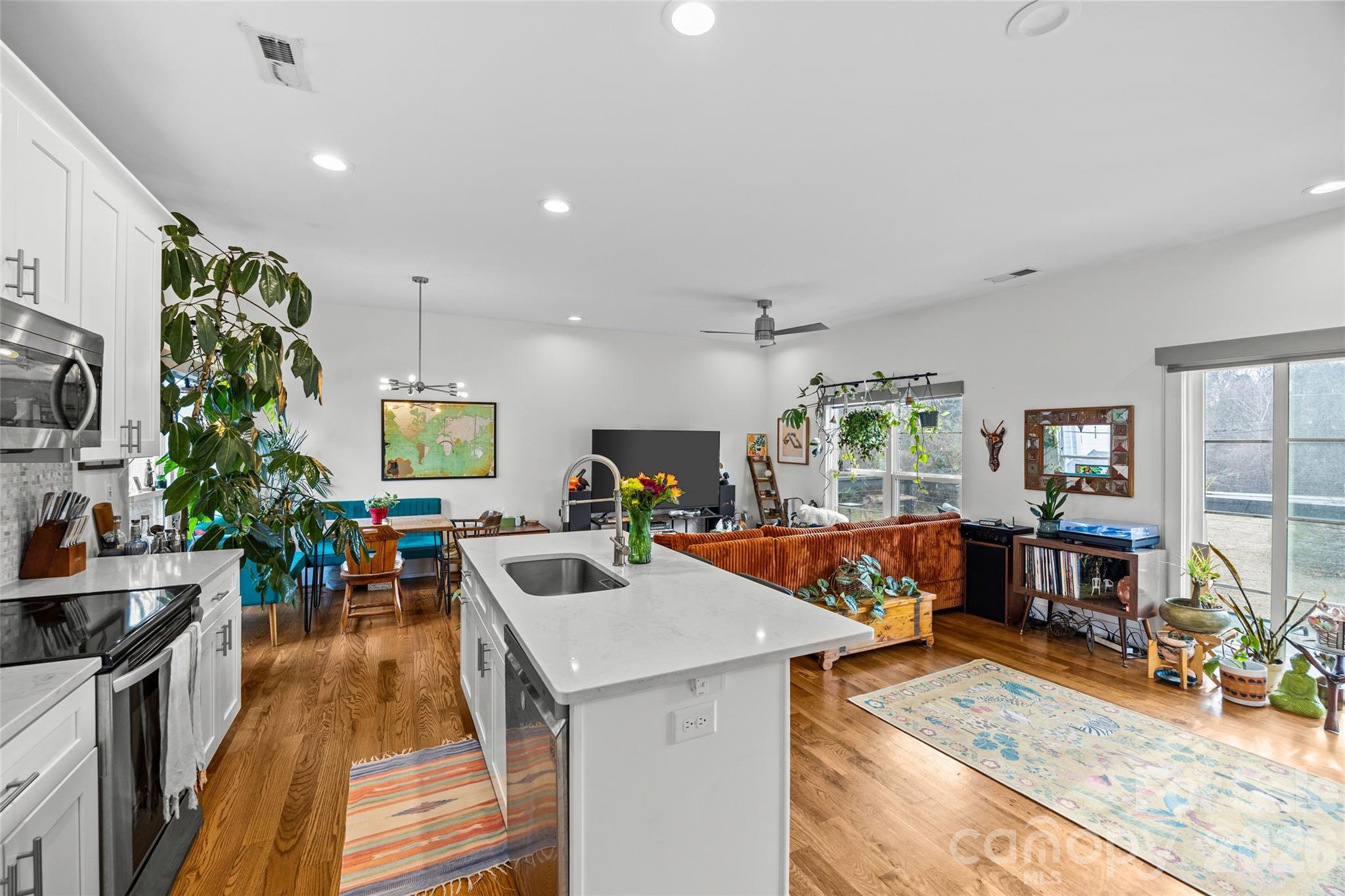 1108 N Alexander Street