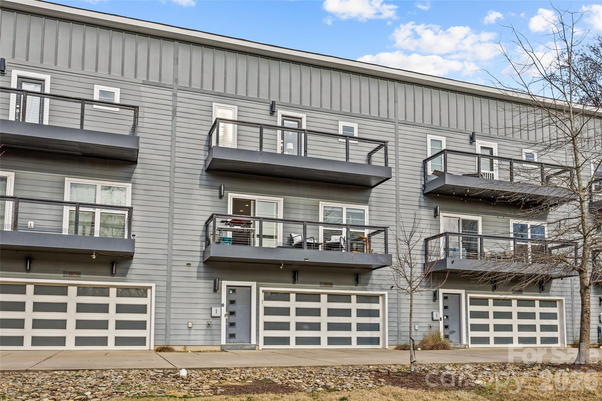 1108 N Alexander Street