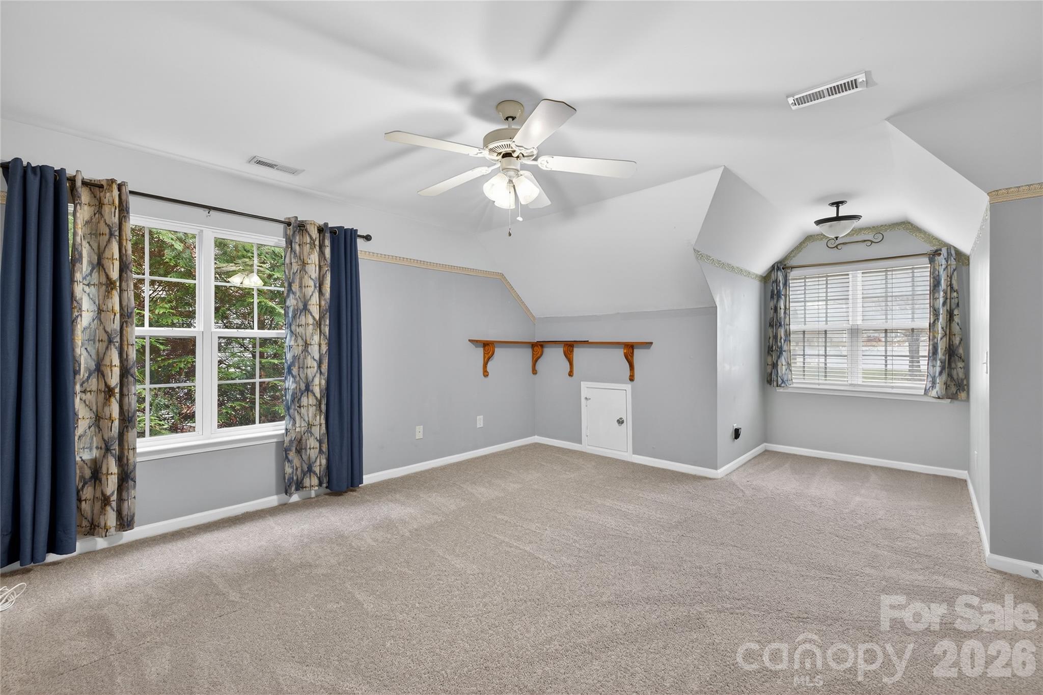 1913 Thorn Crest Drive