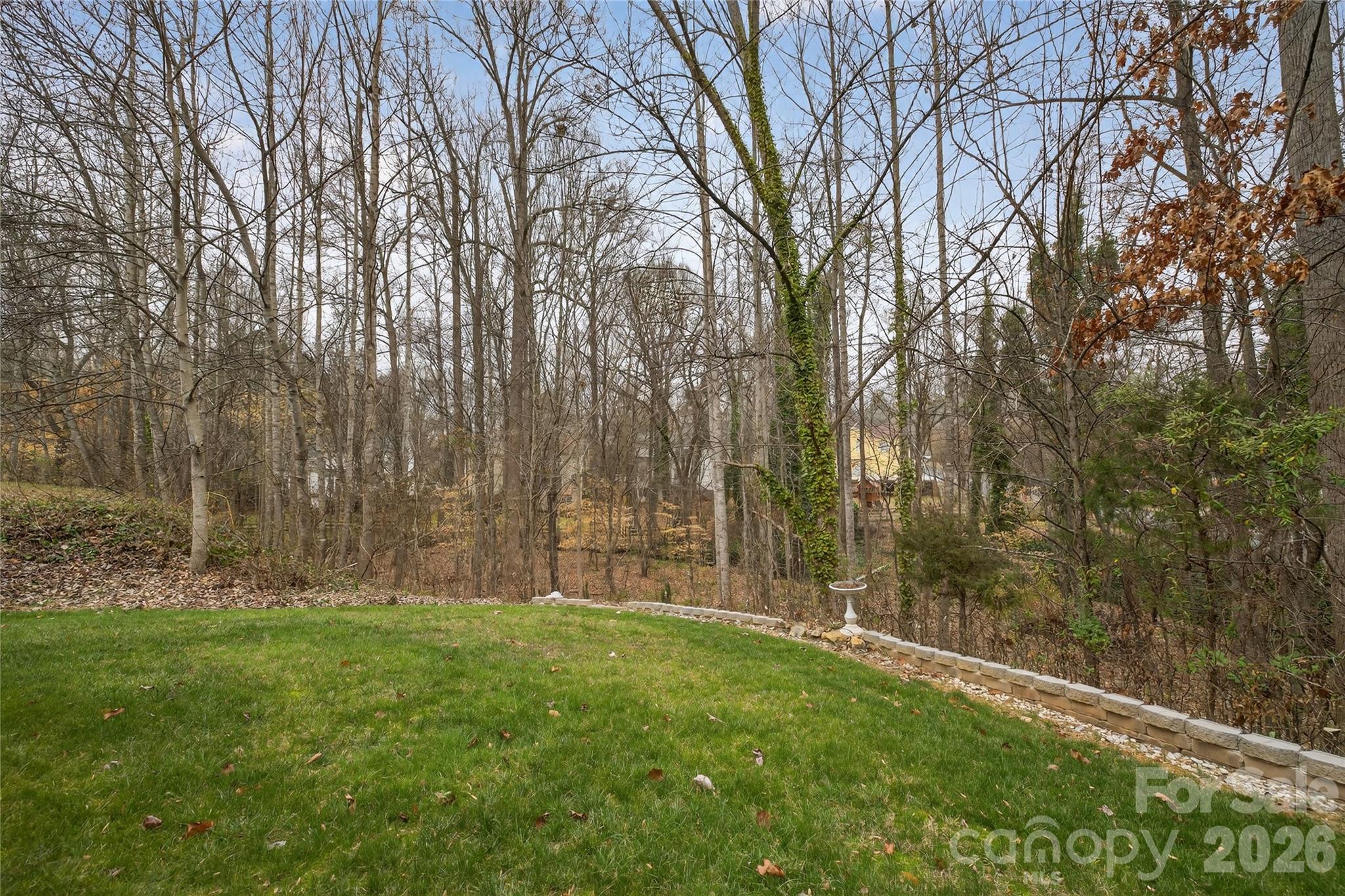 1913 Thorn Crest Drive