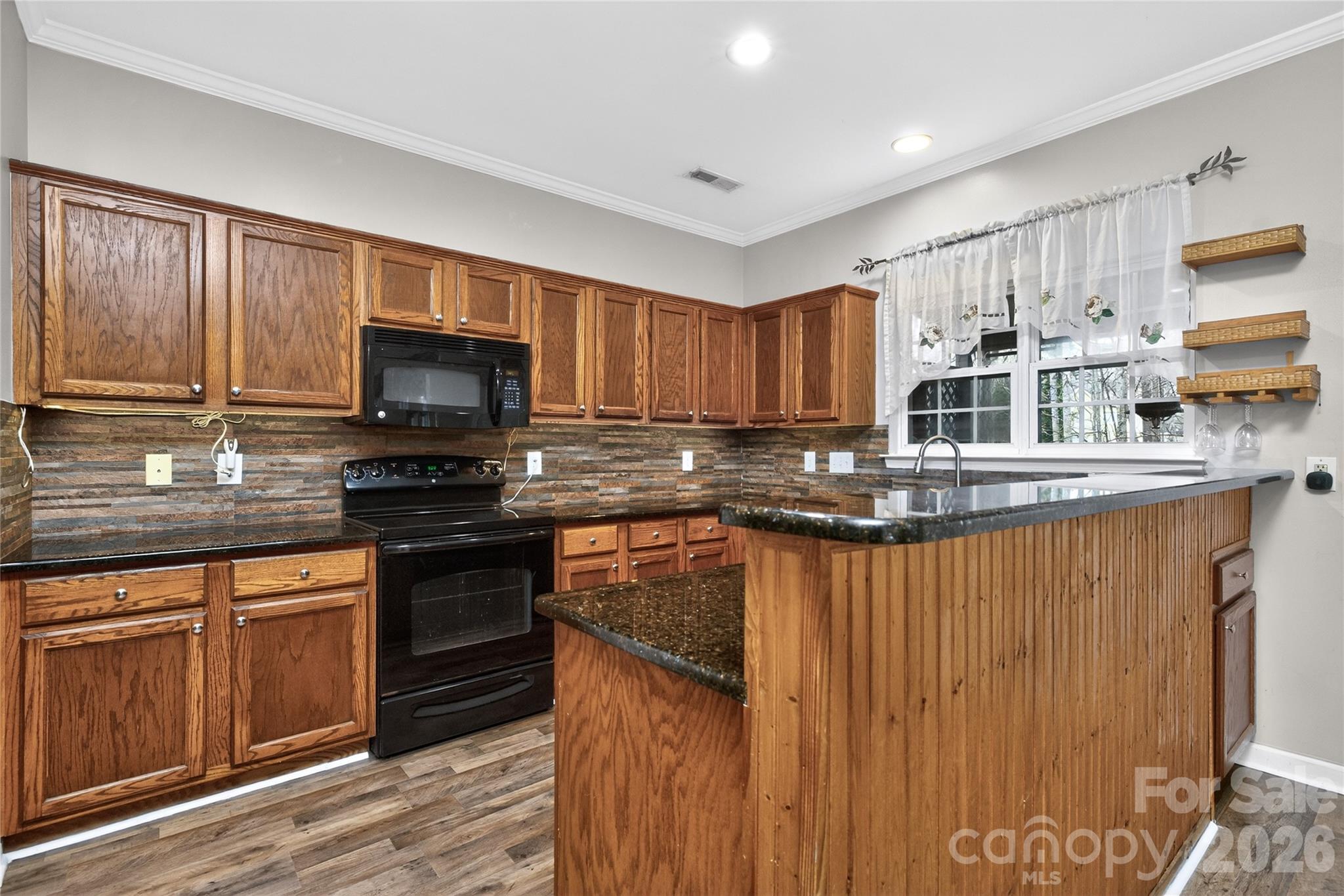 1913 Thorn Crest Drive