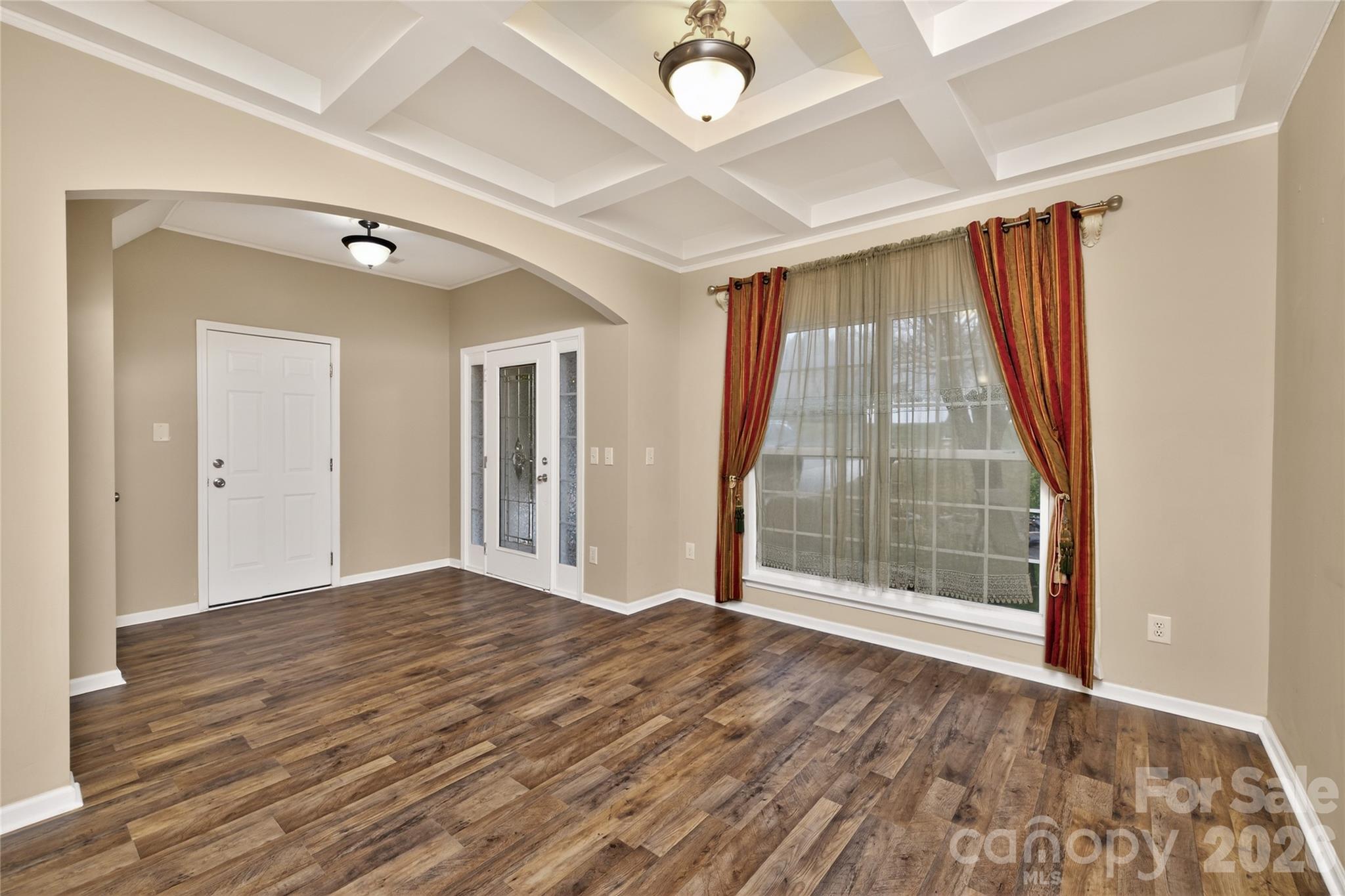 1913 Thorn Crest Drive