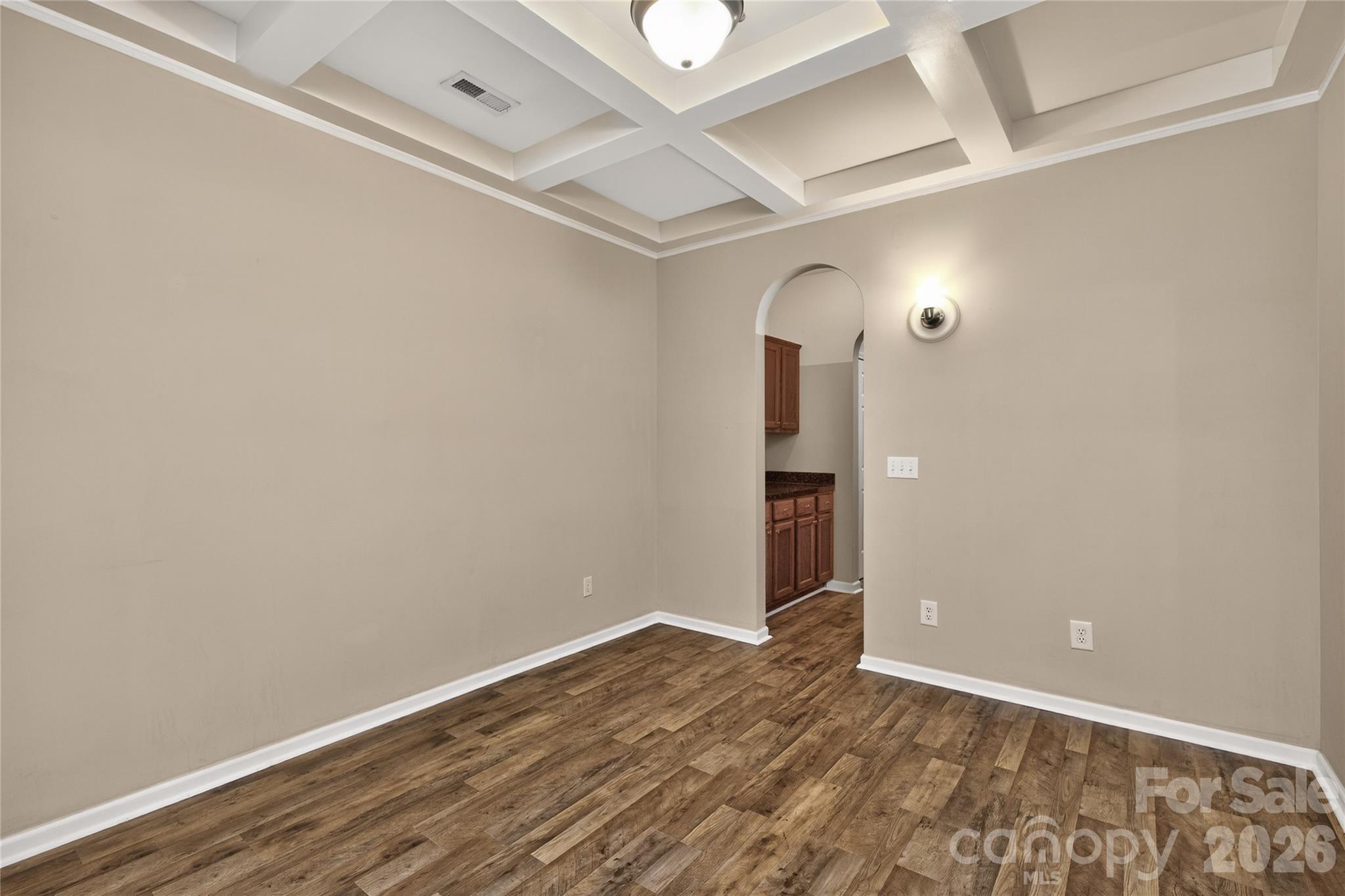 1913 Thorn Crest Drive