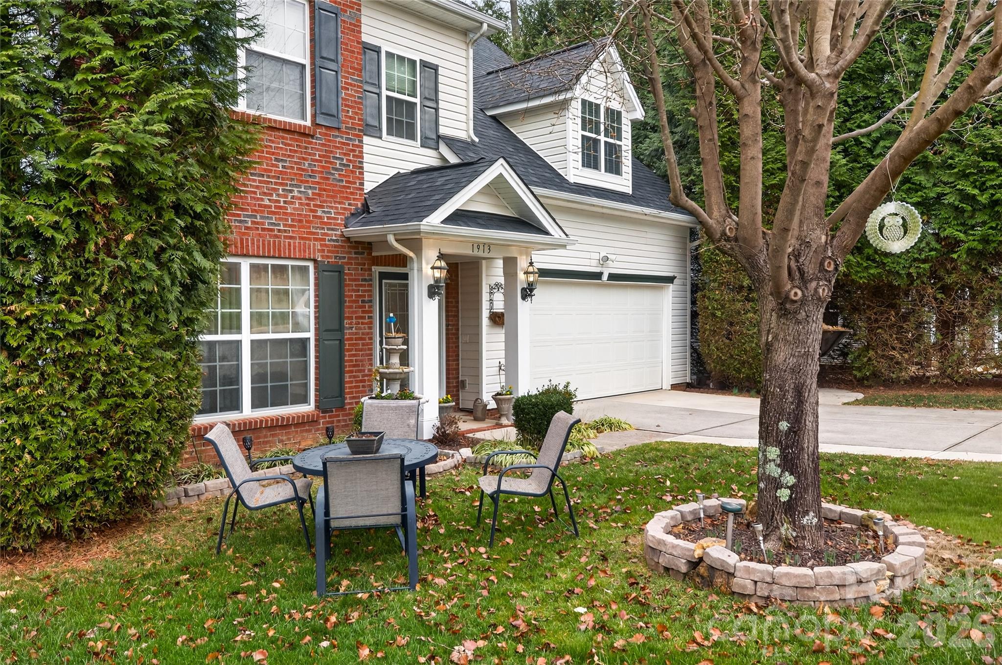 1913 Thorn Crest Drive