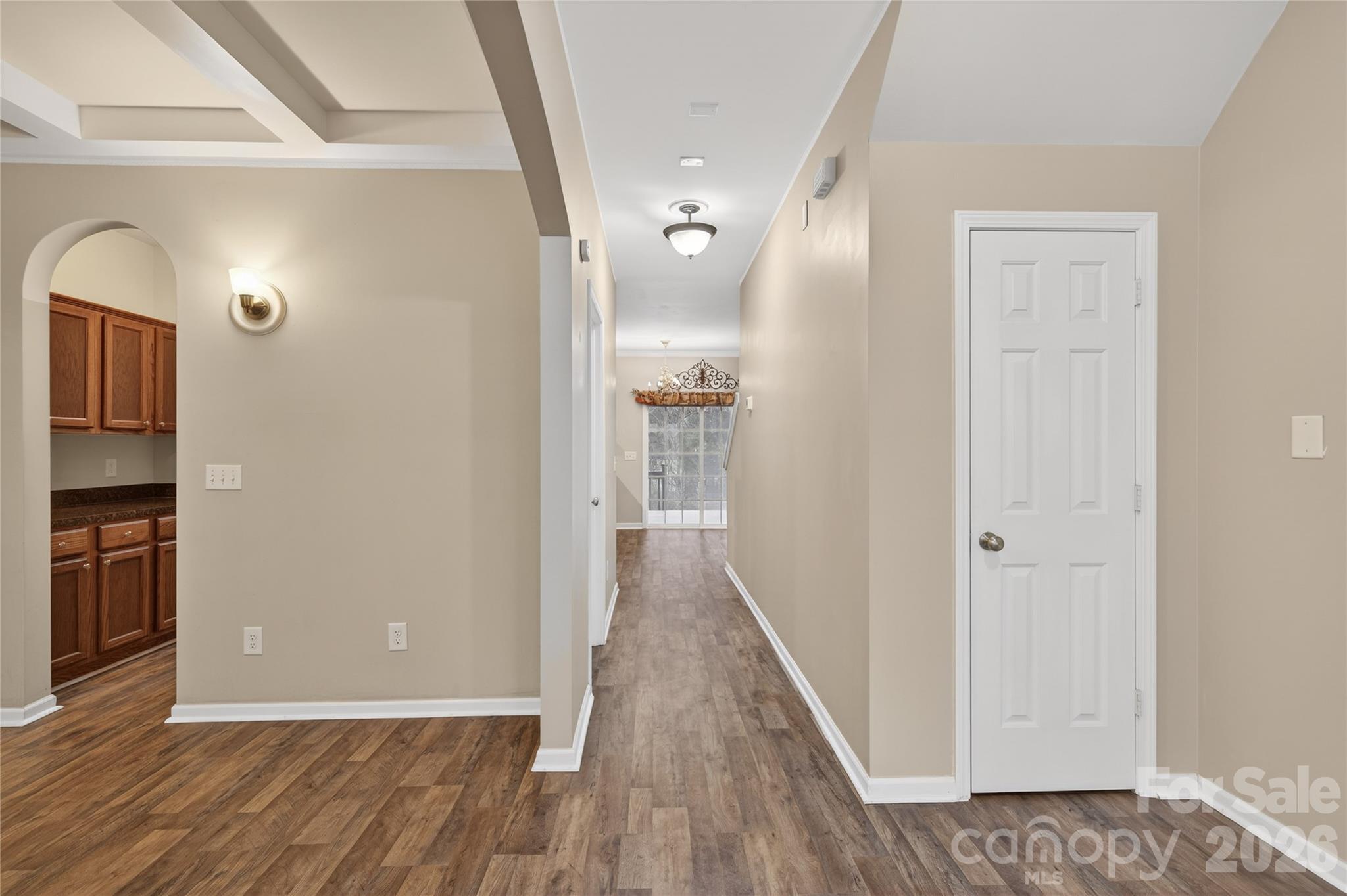 1913 Thorn Crest Drive