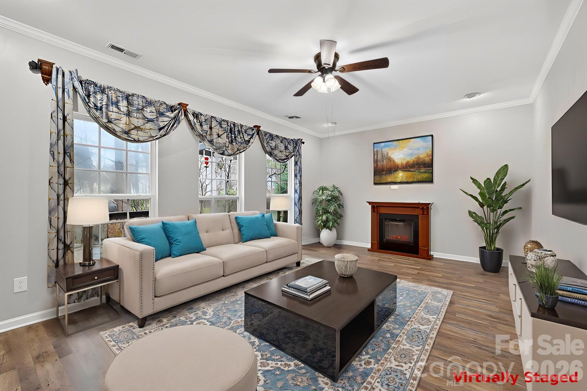 1913 Thorn Crest Drive