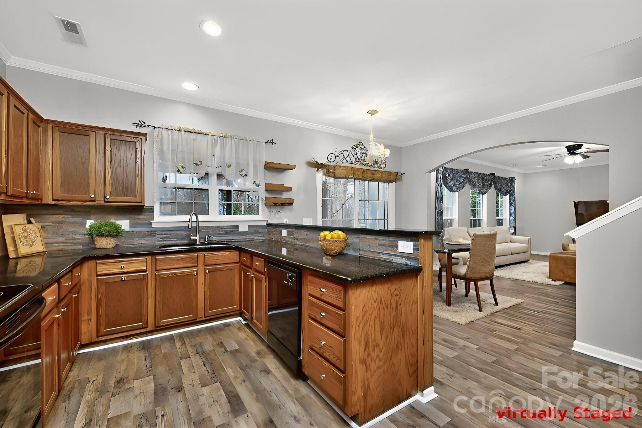 1913 Thorn Crest Drive