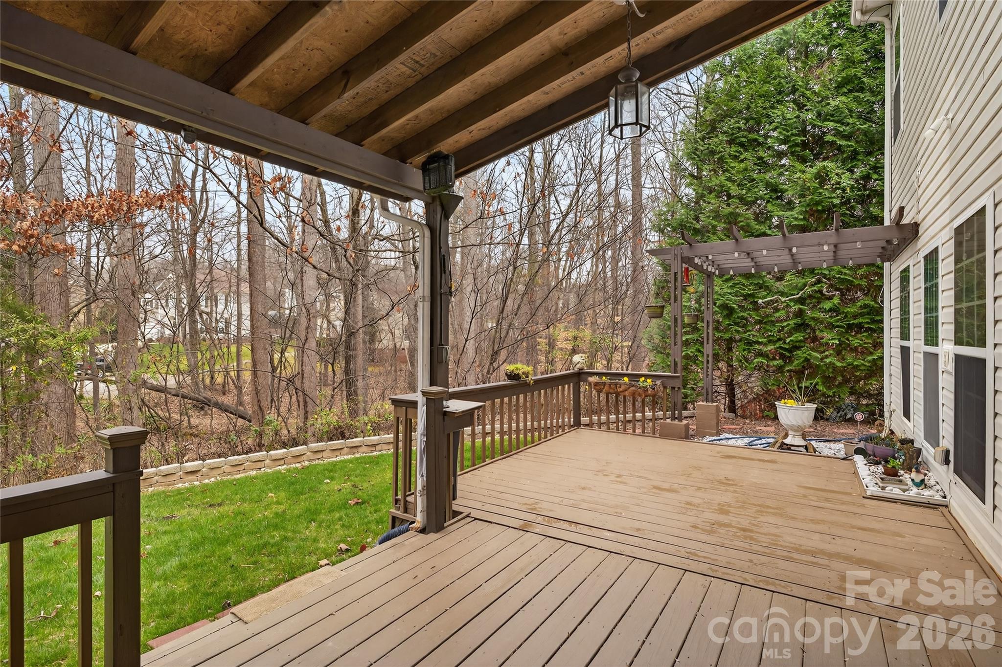 1913 Thorn Crest Drive