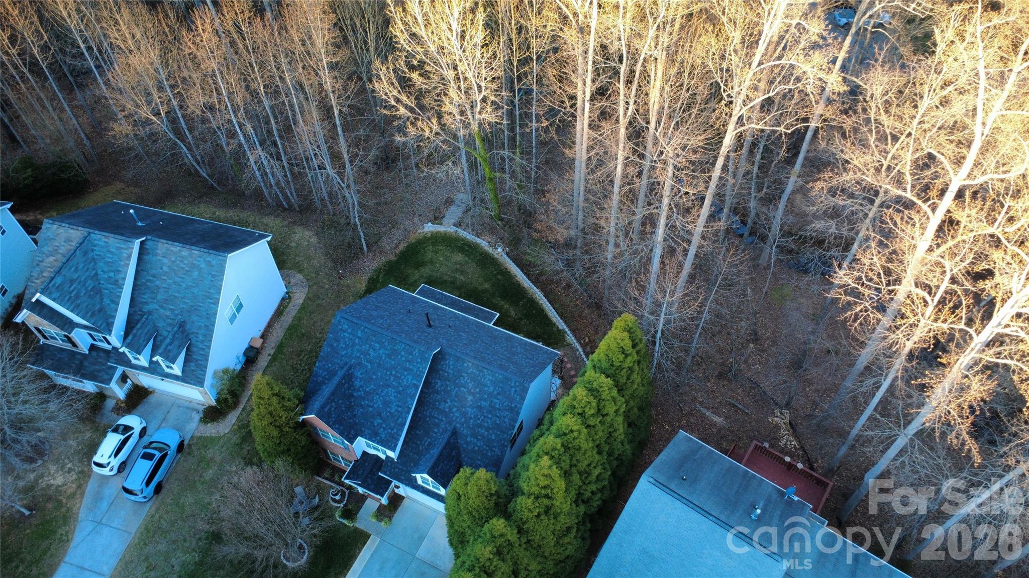 1913 Thorn Crest Drive