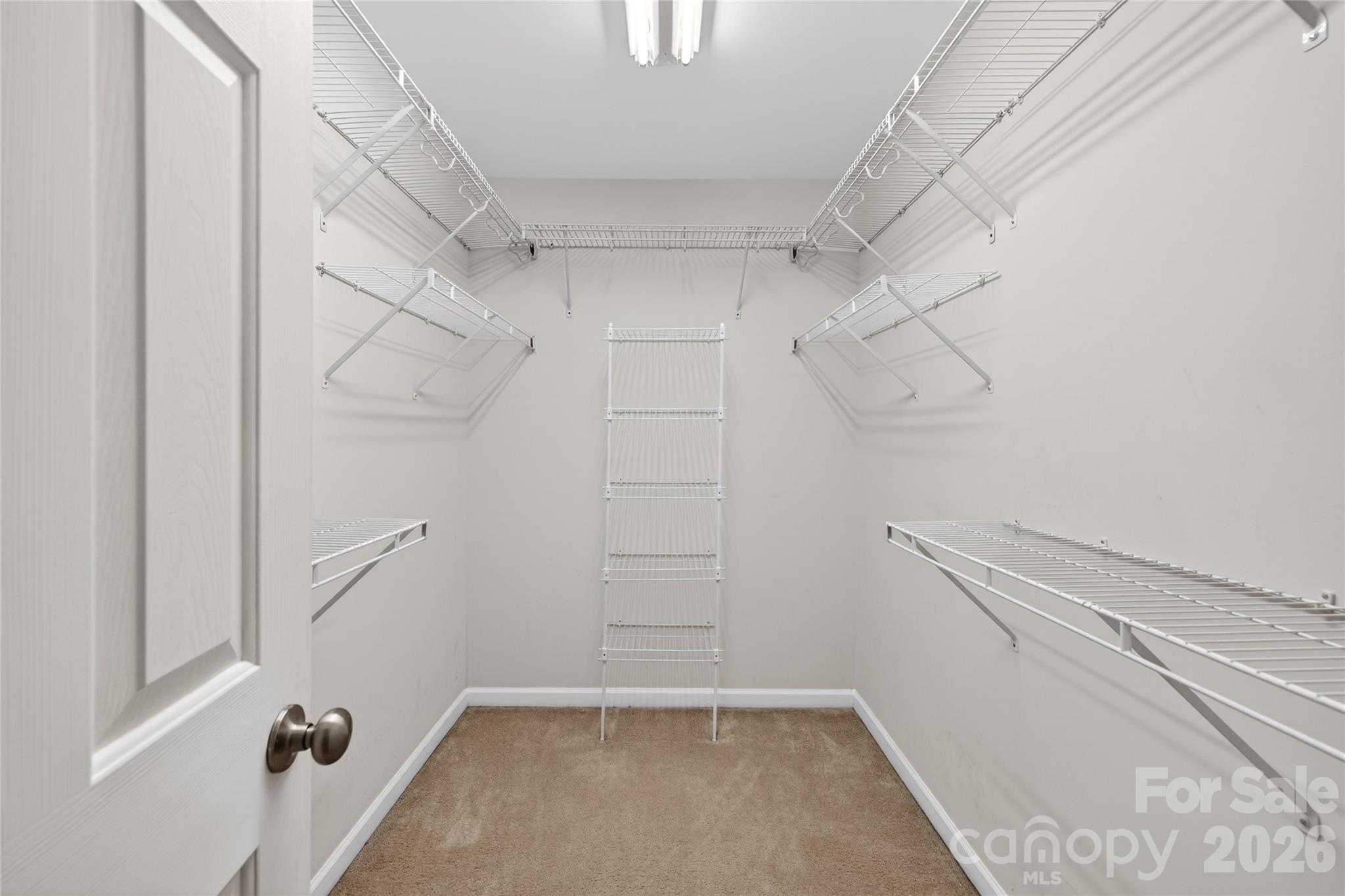 1913 Thorn Crest Drive