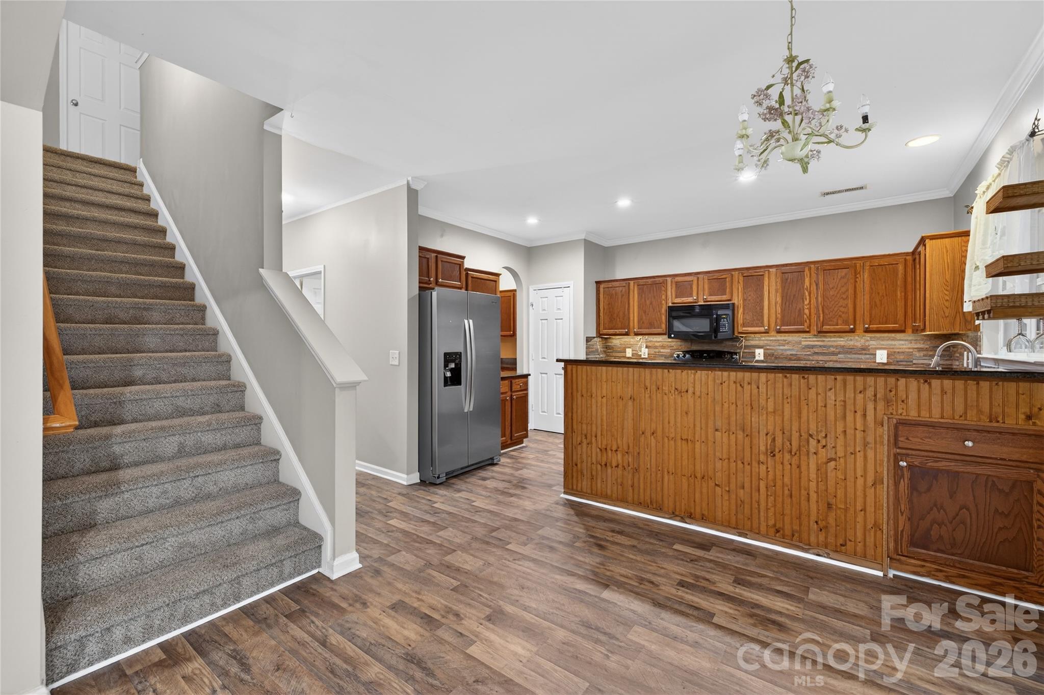 1913 Thorn Crest Drive