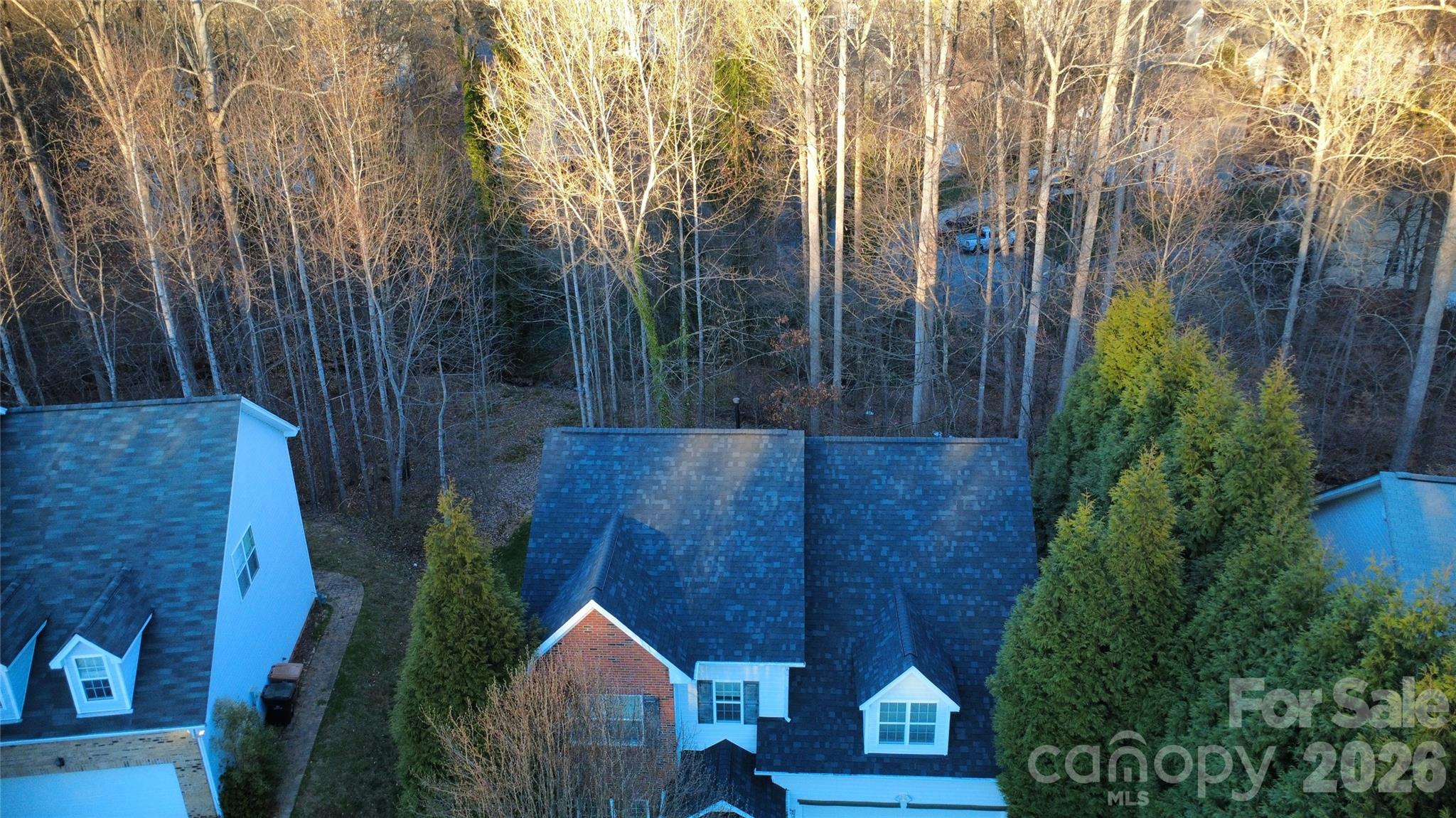 1913 Thorn Crest Drive