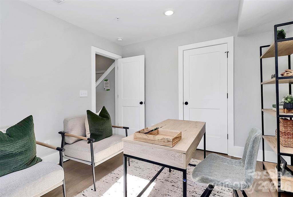 147 S Sycamore Street