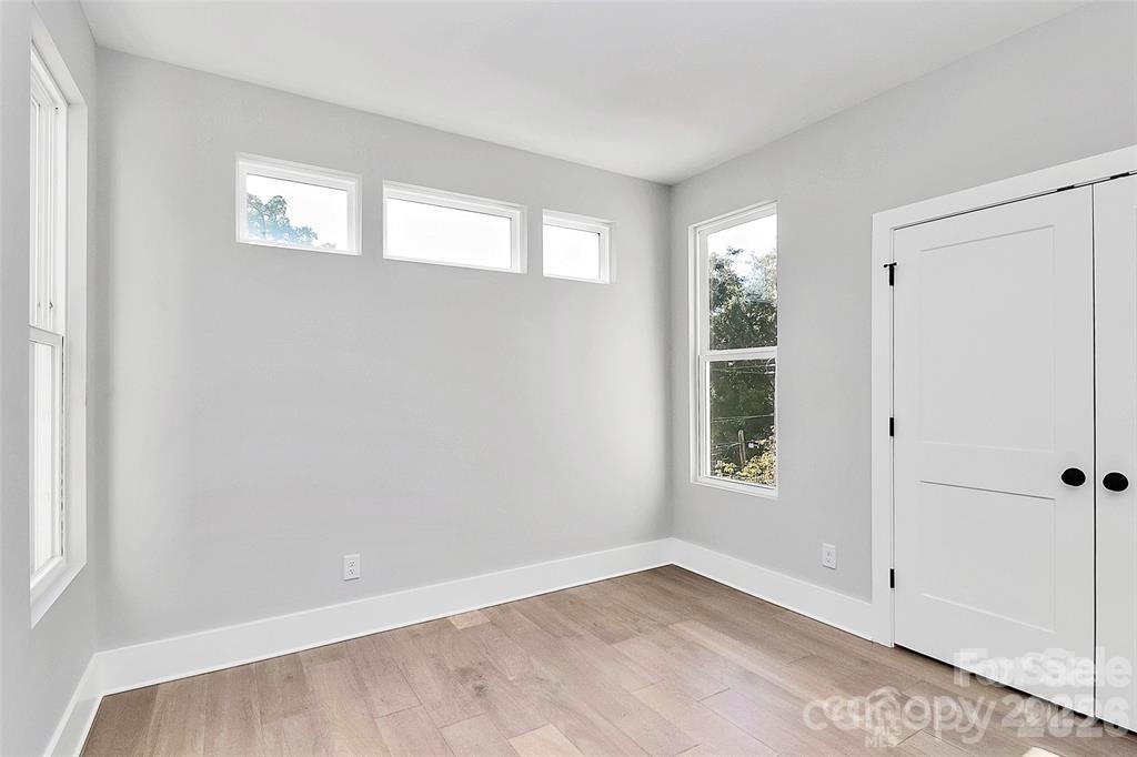 147 S Sycamore Street