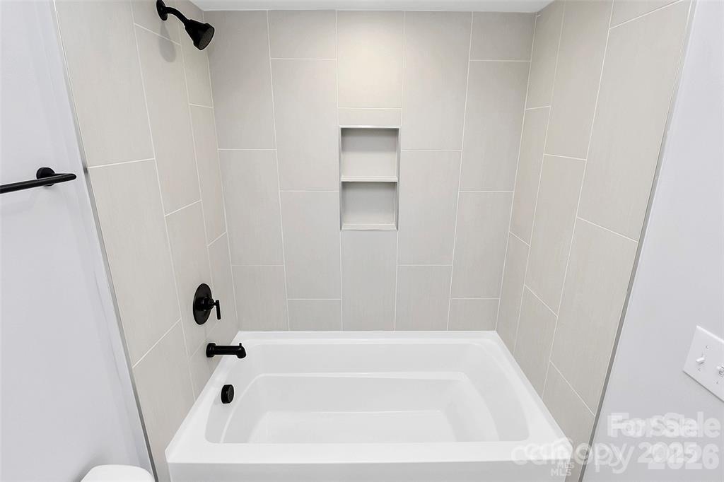 147 S Sycamore Street