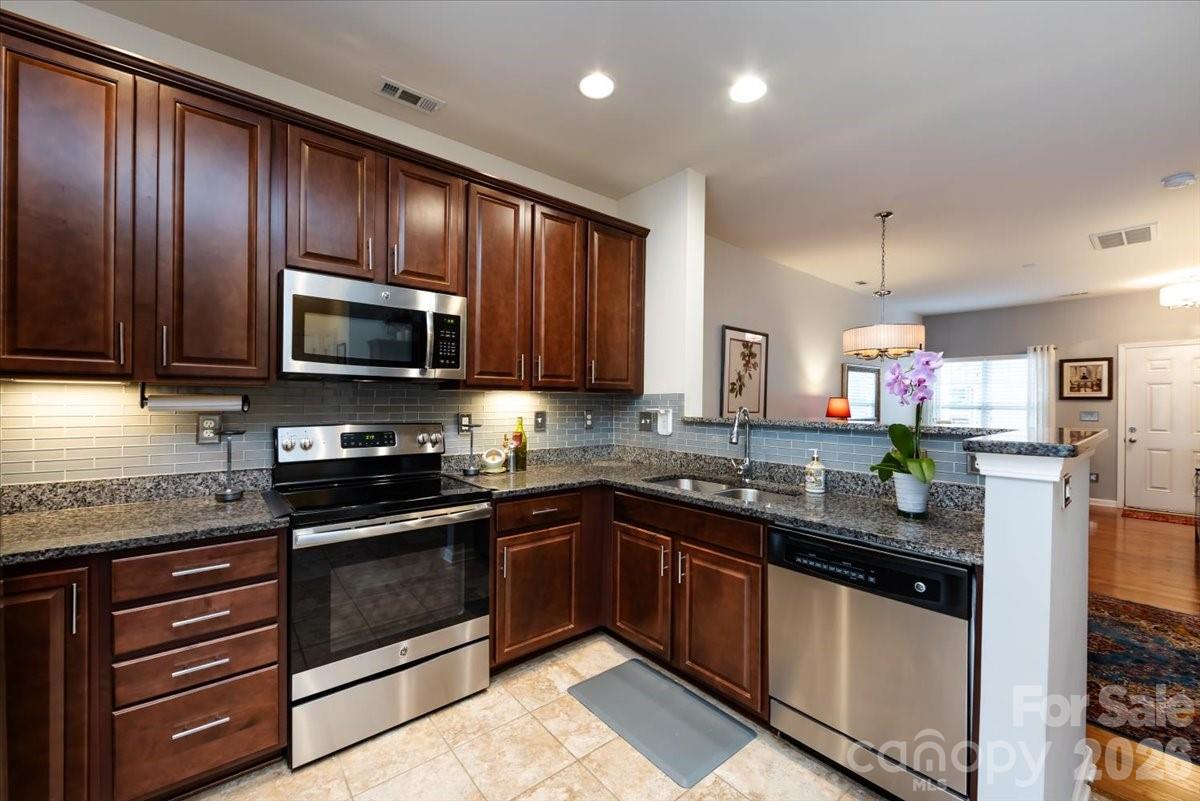 2512 Madeline Meadow Drive