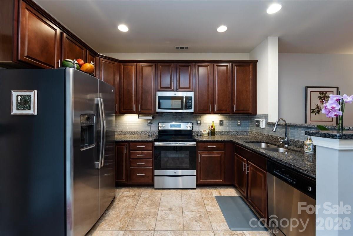 2512 Madeline Meadow Drive