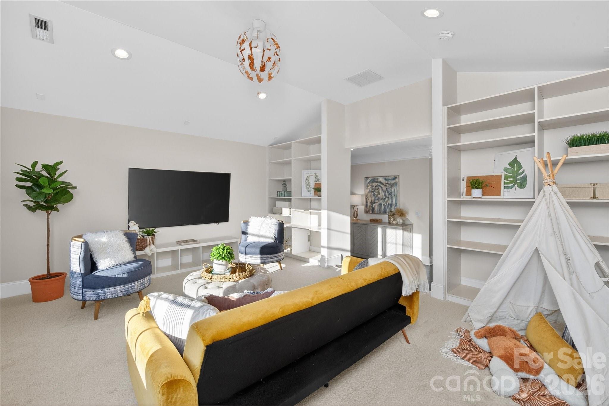 840 Wandering Way Drive