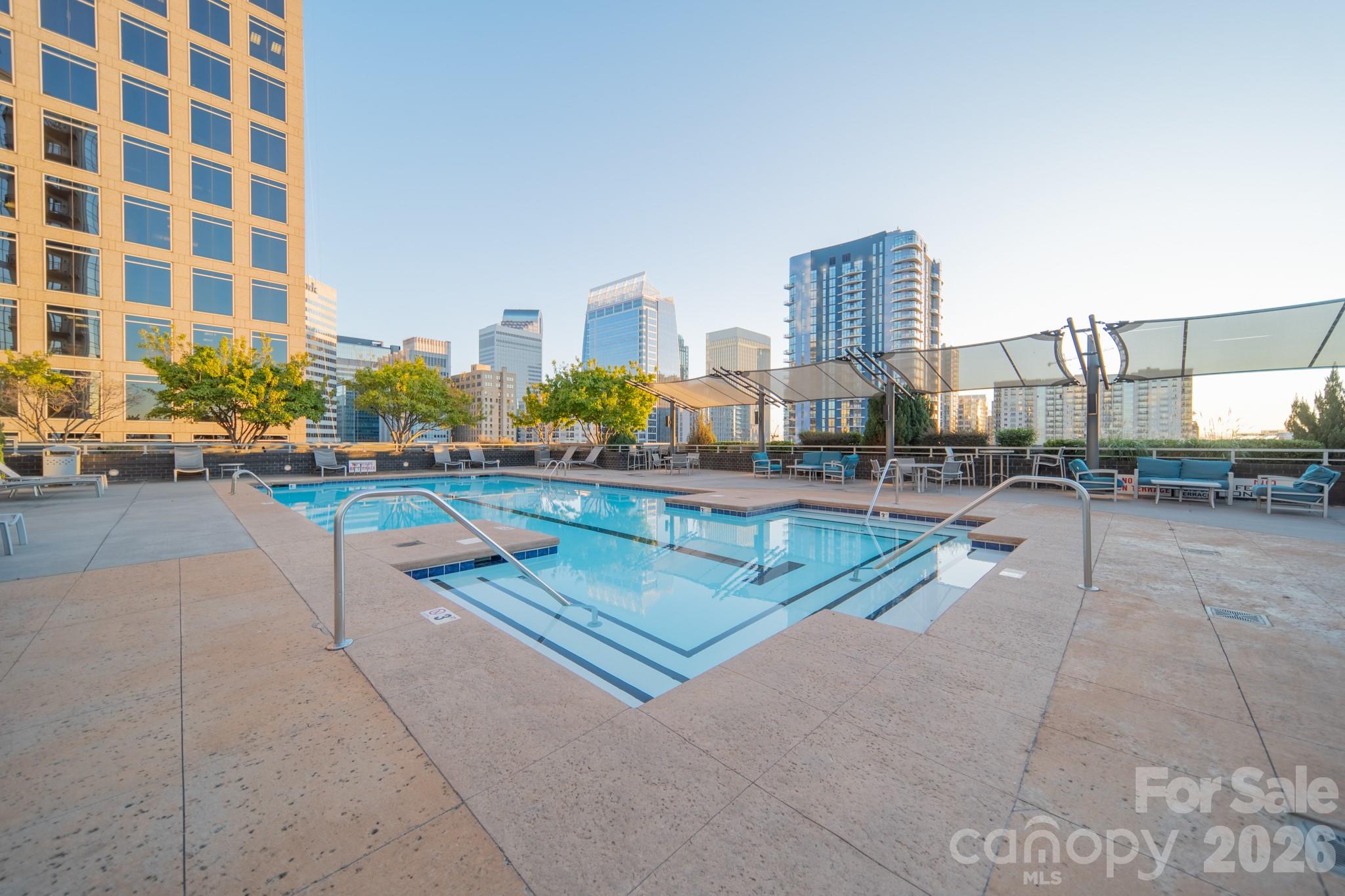 333 W Trade Street Unit: 1200