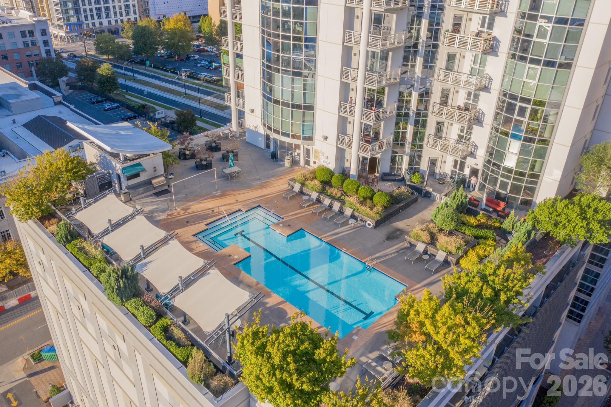 333 W Trade Street Unit: 1200