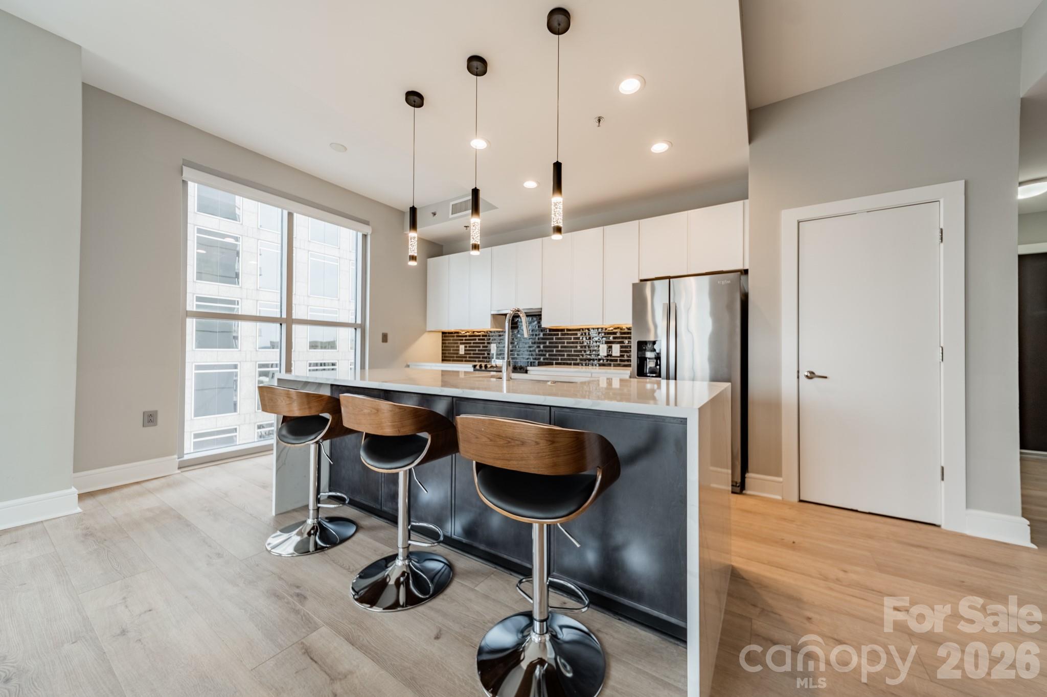 333 W Trade Street Unit: 1200