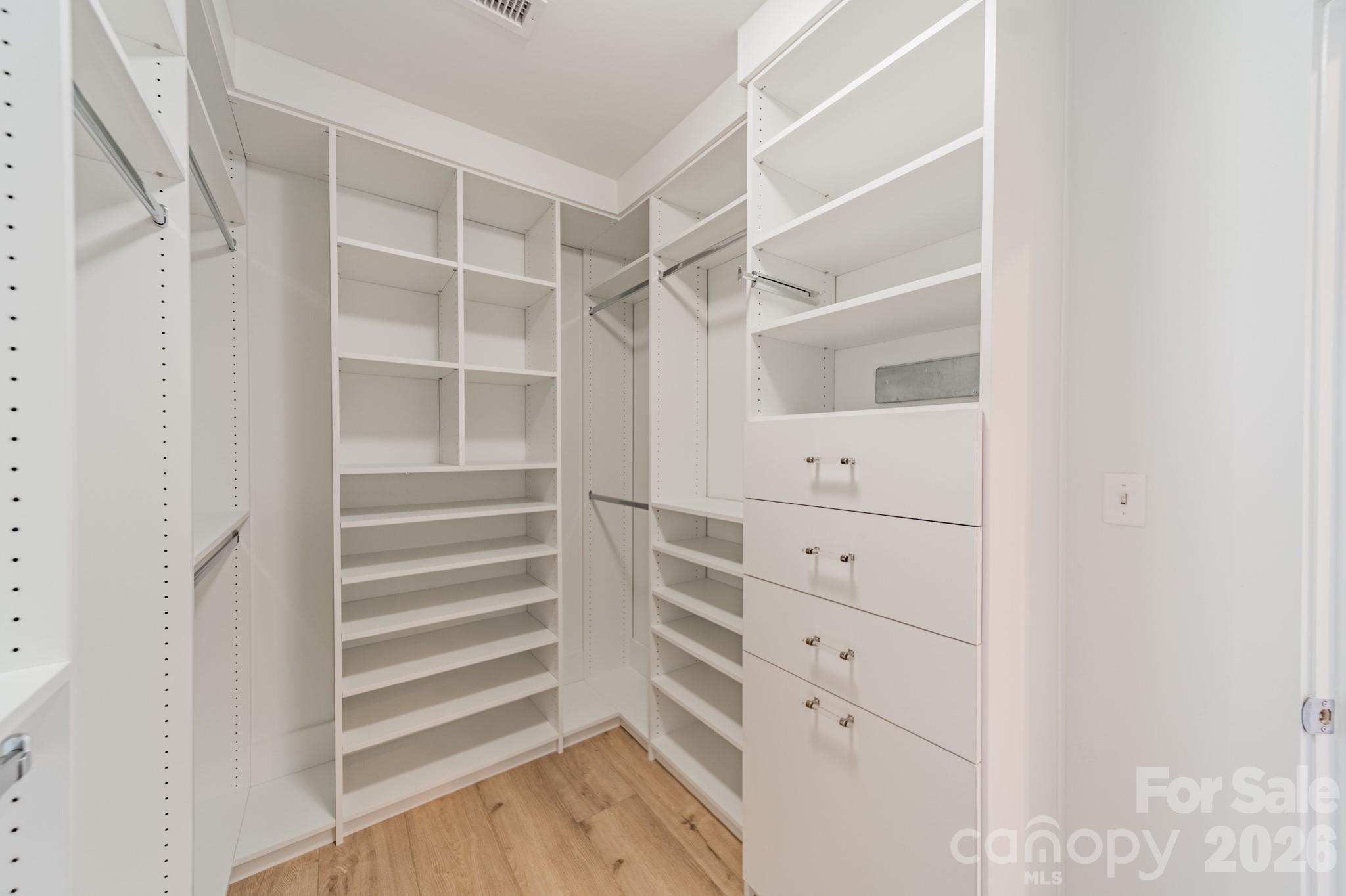 333 W Trade Street Unit: 1200