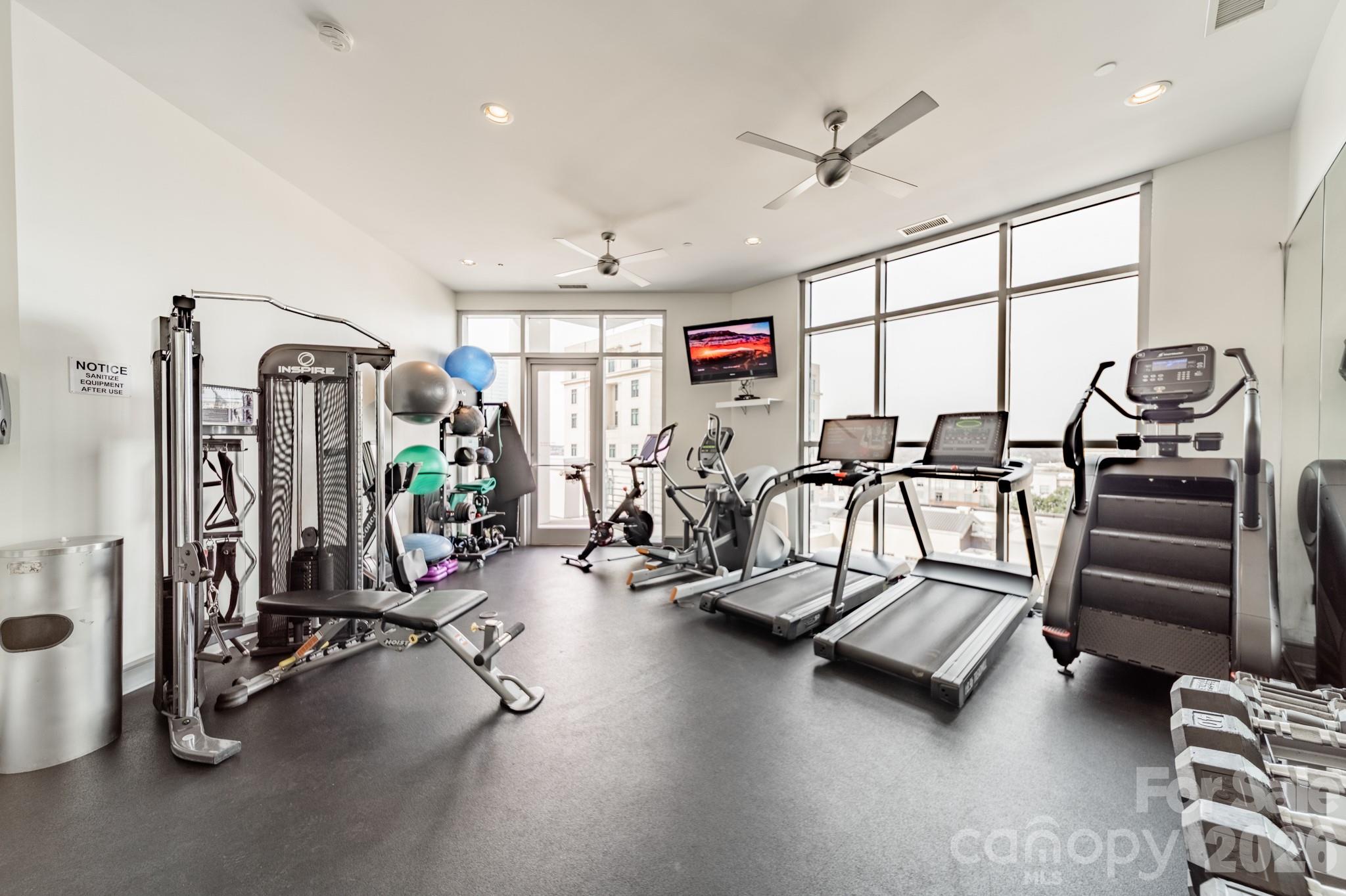 333 W Trade Street Unit: 1200