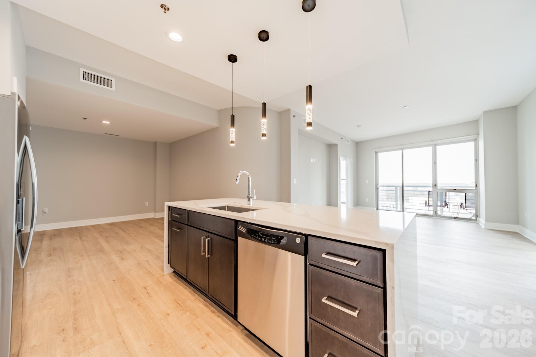 333 W Trade Street Unit: 1200