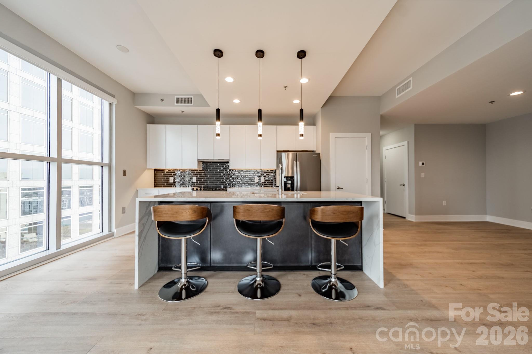 333 W Trade Street Unit: 1200