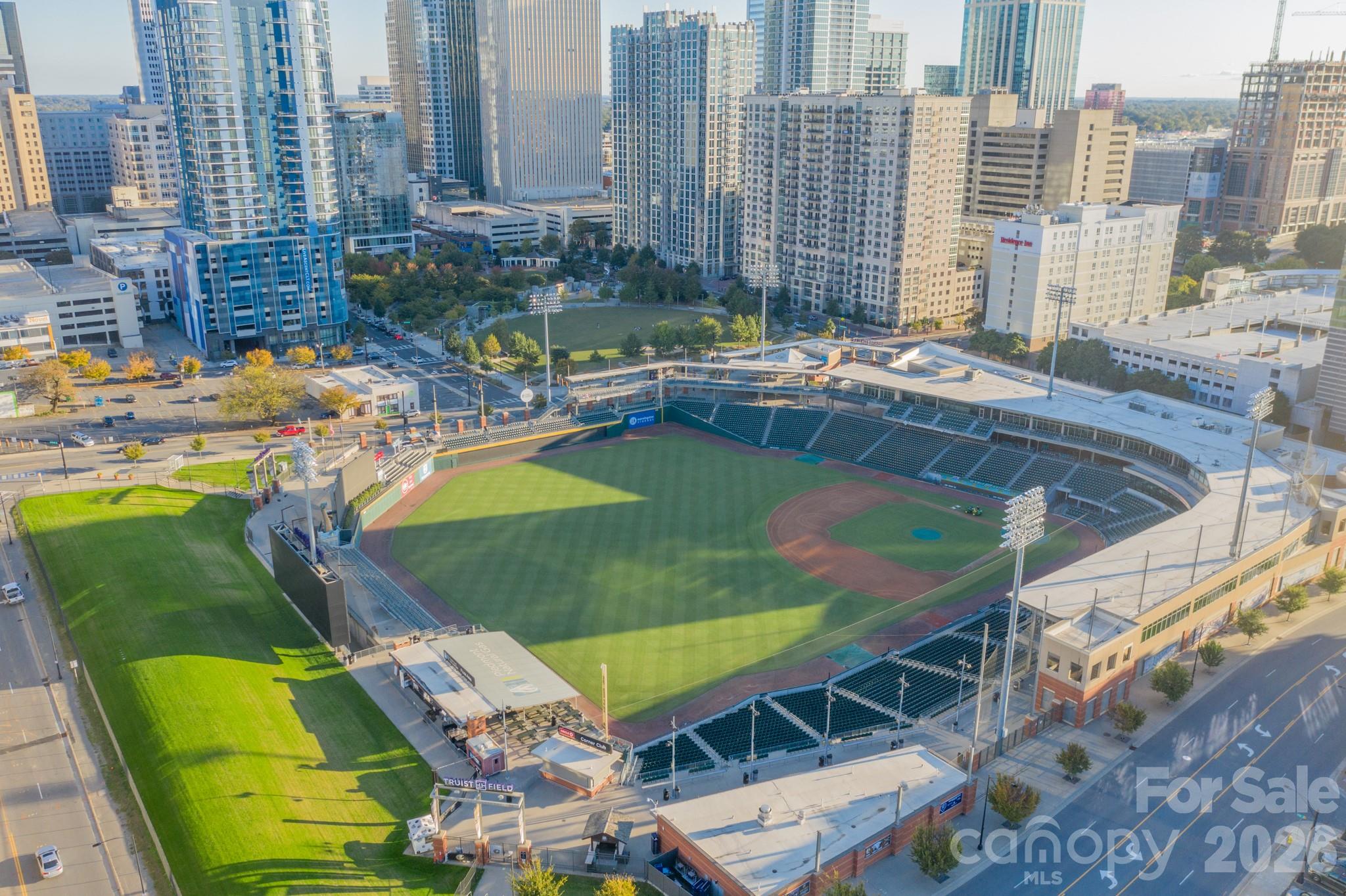 333 W Trade Street Unit: 1200