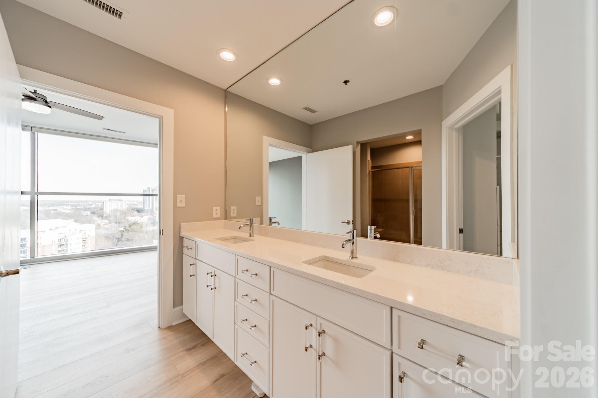 333 W Trade Street Unit: 1200