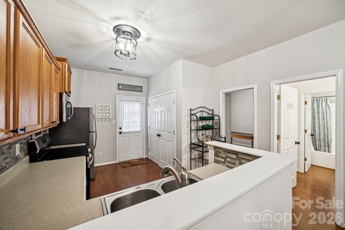 2731 Meadow Knoll Drive