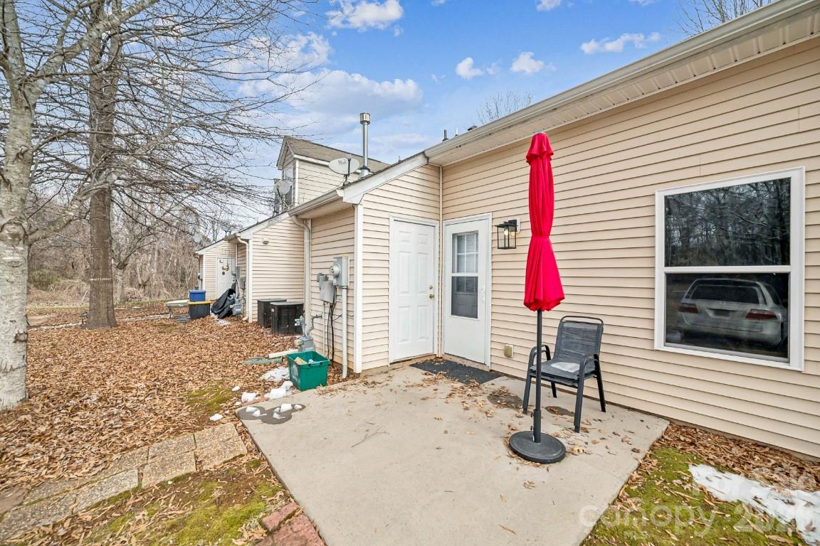 2731 Meadow Knoll Drive