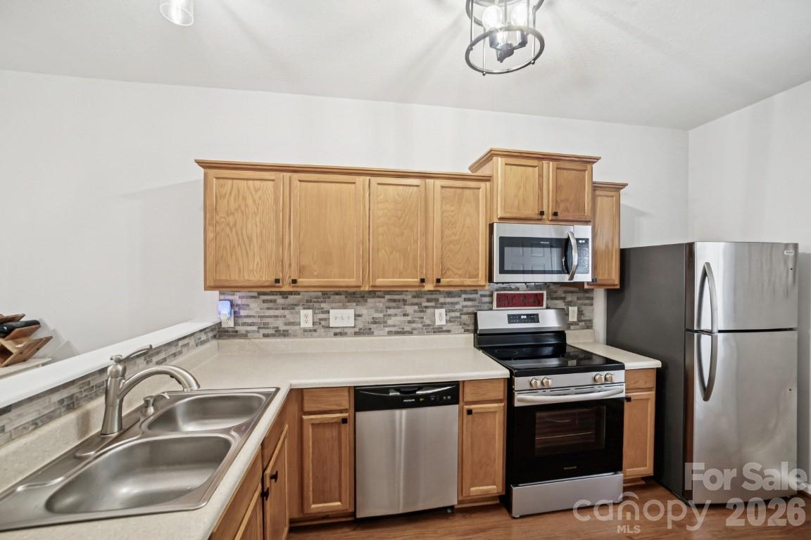 2731 Meadow Knoll Drive