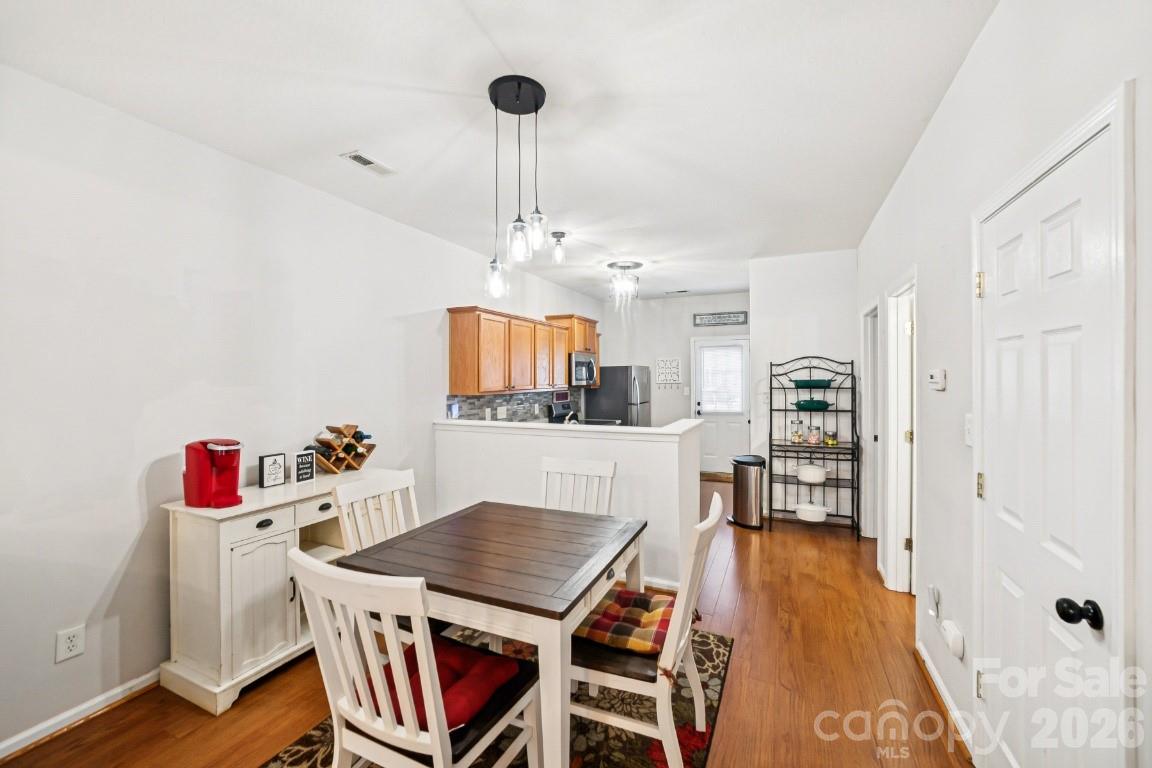 2731 Meadow Knoll Drive