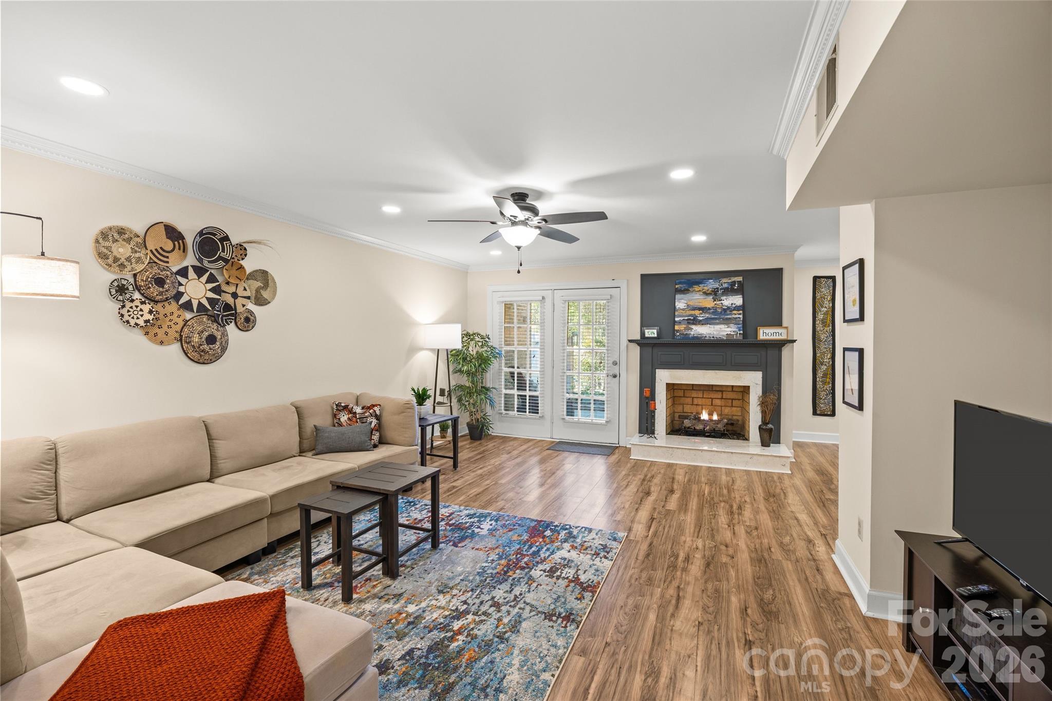 806 Colony Oaks Drive Unit: B