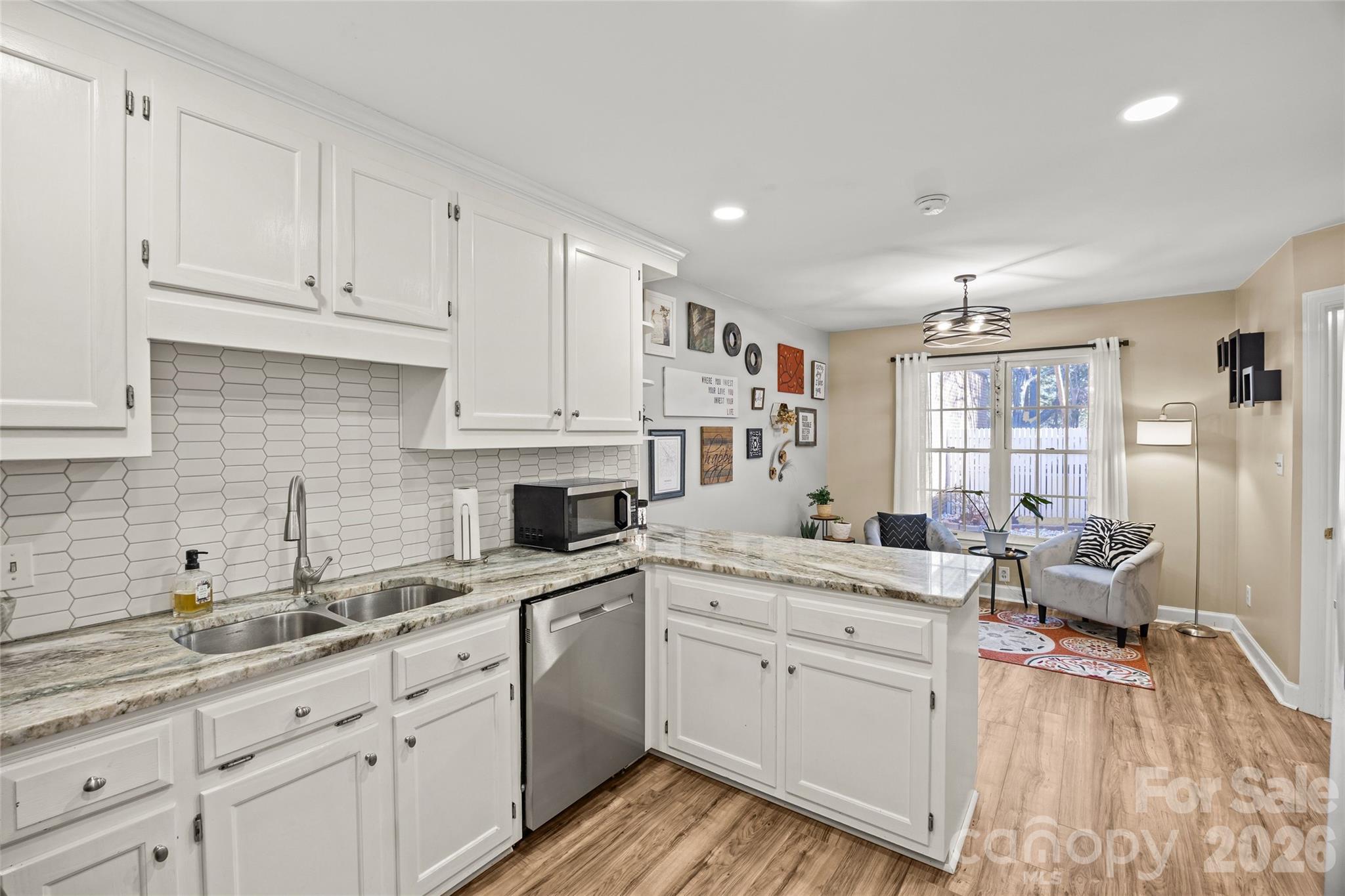 806 Colony Oaks Drive Unit: B