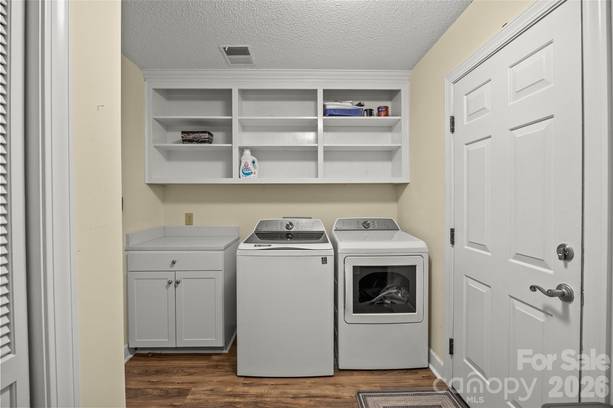 806 Colony Oaks Drive Unit: B