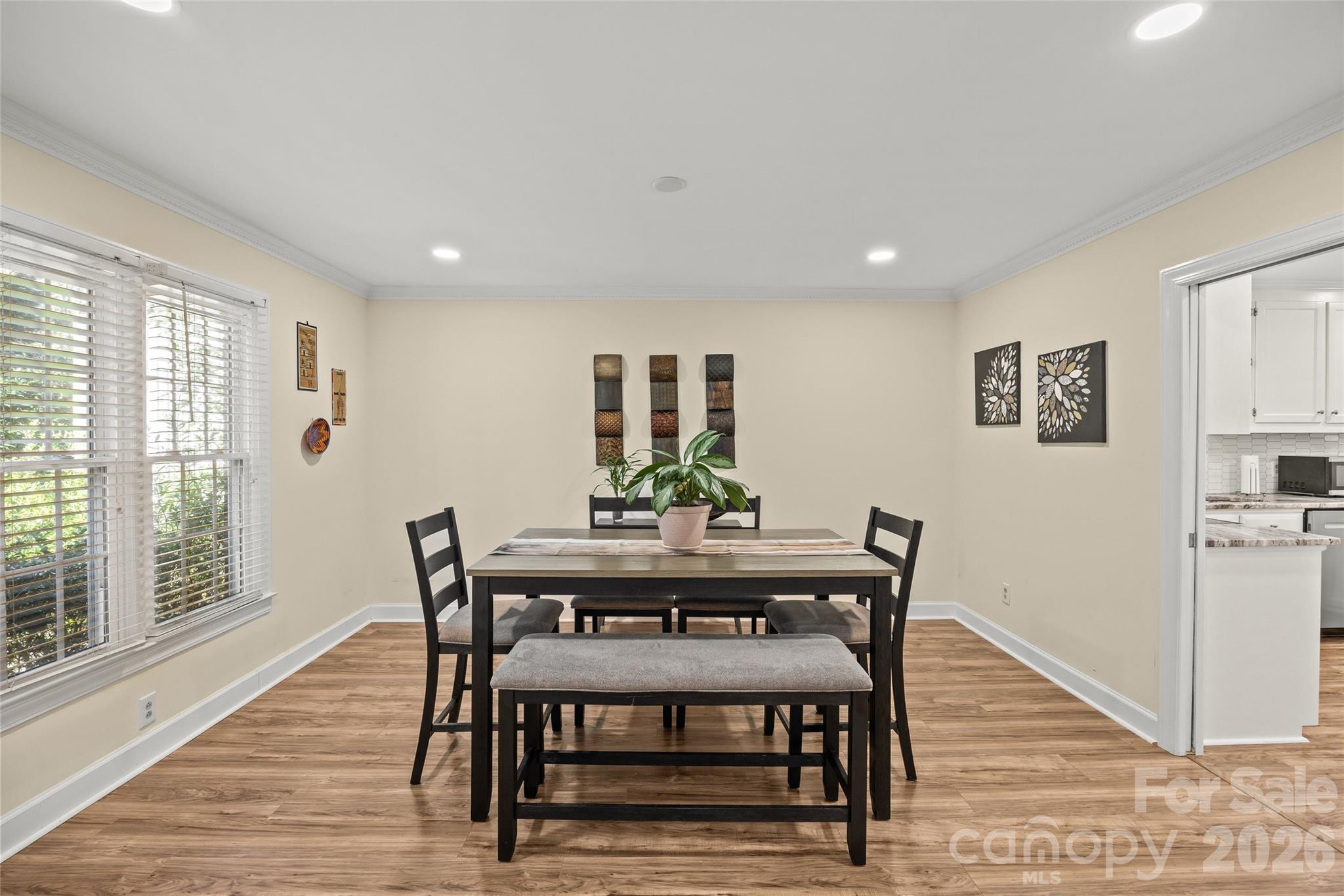 806 Colony Oaks Drive Unit: B