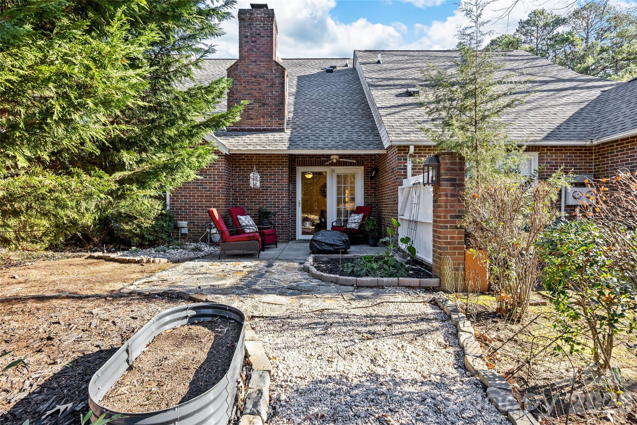 806 Colony Oaks Drive Unit: B