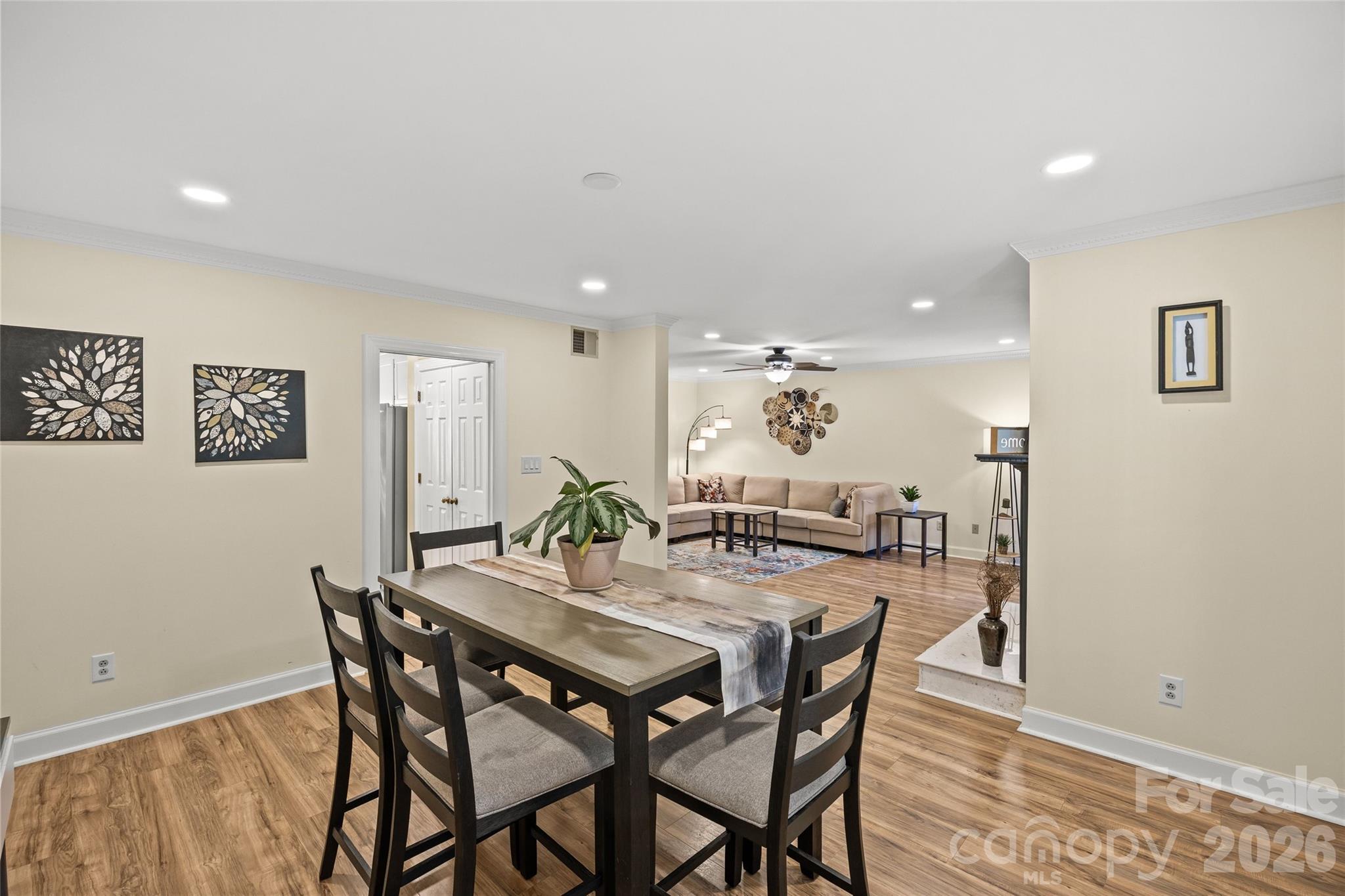 806 Colony Oaks Drive Unit: B